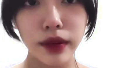 VIP Taiwan's IG Selfie Outside Lee Yeon