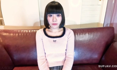 FC2-PPV-4297305 閃亮的黑髮米卡（20）他徹底觀察她纖細的身體，插入貓耳角色扮演，讓她噴和吮吸。插入3次 中出2次