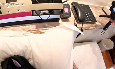 FC2-PPV-4297305 閃亮的黑髮米卡（20）他徹底觀察她纖細的身體，插入貓耳角色扮演，讓她噴和吮吸。插入3次 中出2次