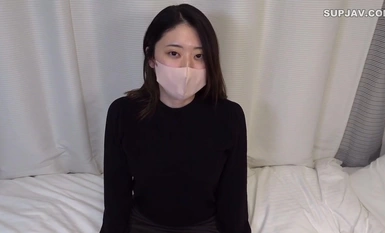 FC2-PPV-4295398 [Hindi] *Napakaraming erotismo. Isang nakangiting, itim na buhok na F-cup na babaeng estudyante ang dumating upang maibsan ang kanyang pagnanasa sa seks pagkatapos niyang mag-exam, kaya walang awang niya itong hinaplos. * Magagamit ang mga