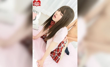 HSM-061 失贞日野明日香（Akari Hino）是一位可爱的白皮肤业余女孩，她首次出演成人电影！她经常射精！