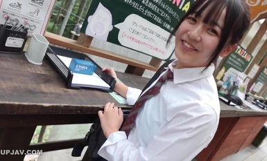 FC2-PPV-4287318 第一枪，面对面！明日限量发售！一个从小到大都是女孩，直到现在还隐藏着自己性别认同障碍的少女，将自己不成熟的身体暴露在众目睽睽之下，并在她口中射精前羞辱她，现场射精！但我还是喜欢男人...