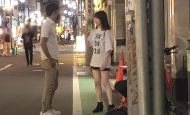 200GANA-2995婧柔，第一次拍摄。 2013 在惠比寿搭讪一位声音可爱、臀部雪白的大学生！她只和两个人交往过？她对轻柔的抚摸反应敏感，尽管害羞，还是会喷出很多水！