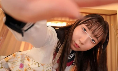 HUNTC-008 [完全主观] "有什么需要我做的吗？"在超级可爱的班长无意识的贴身呵护下，我的裤裆越来越舒服了！我接受了她的好意，让她为我做一些调皮的事情。