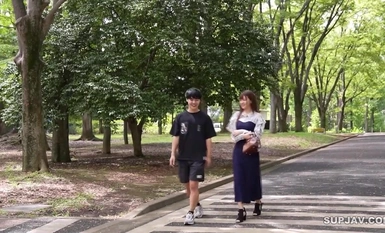 FC2-PPV-4295291 *首次數量有限*★可愛程度太吸引人了★神風“Mekkawa”大學生x帥氣“大雞巴”男孩★Rina（22）★