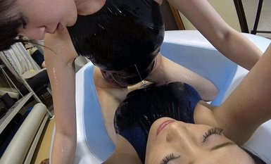 ANG-003 Sara Yurikawa Hana Kanno Ang personal na photoshoot ng Sister ng Divine Lesbian Competitive Swimsuit Isang babae ang nagmamay-ari ng camera at kumukuha ng litrato ng mga cute na babae na naka-swimsuit! Lesbian sex AV kung saan maaari mong tangkili