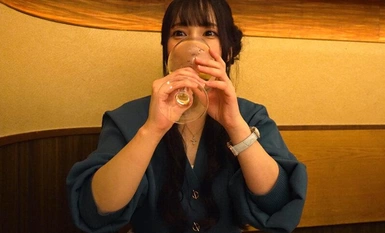 XOX-007 新人 日向かのん 27歳 真面目な顔して性欲モンスター 丸の内銀行員 彼氏公認、昼休みに生ハメ中出しAVデビュー