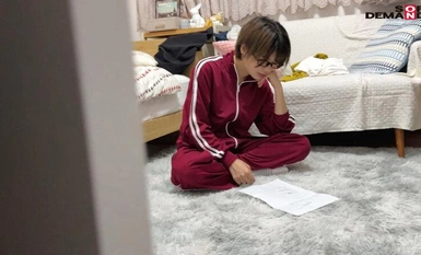 SDAM-098 ボクの姉（27）は我が家の大黒柱 アラサーバニーガール ガールズバーで働く姉は、日中も自宅でバニー姿。そんな姉の無防備なエロ尻を撮影し、ネットにアップしたら収益を得ました。