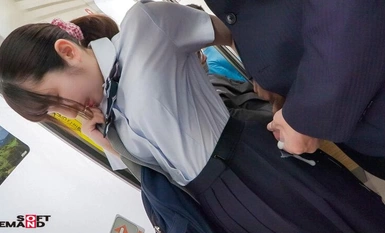 SDAB-303 淫荡 - 颤抖着身体，对父亲粗大的手指做出敏感的反应。两个人独自在去学校的火车上，一个火辣的好色男人，中桥，吉良-索拉诺。