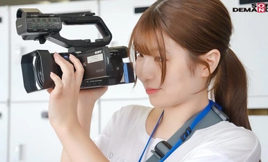 SDJS-220 导演部 入职第一年 水谷泉（21 岁） 刚毕业的 AD，性格朴实无华，因为欣赏电影中出现的女员工而决定加入公司。 她脱掉衣服时，发现自己的胸部非常漂亮，于是决定立即拍摄！我期待已久了！ 首次出演 AV！