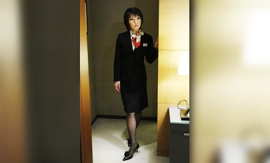 PYU-365 พนักงานต้อนรับที่น่าอับอายบีบคอความปีติยินดี