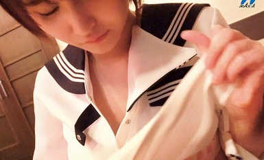 XVSR-745 秘密探索项目 - 让美女穿上校服！