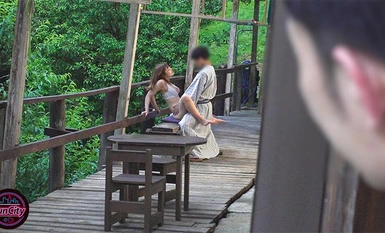 FJIN-007 G 罩杯大胸兼职主妇，带着和儿子一样大的兼职男学生来两天一夜的温泉旅行，温柔又优柔寡断......我们都认真地爱上了 36 岁的兼职主妇步美。