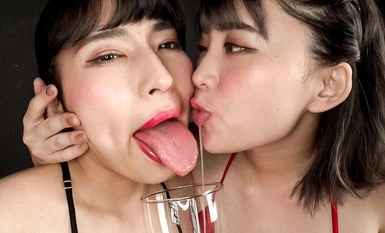 EVIS-513 น้ำลายปกคลุมใบหน้าเลียจูบเลสเบี้ยน