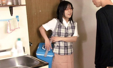 DBNK-006 我试图向已婚售货员大打枕头仗......后果如何？4 小时