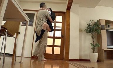 [การทำลายโมเสค] MILK-198 ฉันรักพ่อ! ชีวิตประจำวันแสนซนของพ่อโทโมเอะกะที่เธอไม่สามารถบอกแม่ของเธอโมเอกะ มารุอิได้