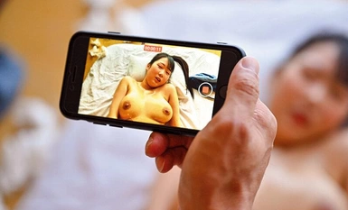 HZGD-268 被变态公公干后性欲绽放......汗流浃背的邋遢性交让她不断射精，体液喷洒全身 Yuri Aise。