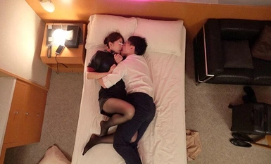 DVMM-062 การตรวจสอบชายและหญิงสามัญ AV รุ่นพิเศษแกล้งเพื่อนร่วมงานที่ทำงานในสายการบินพนักงานต้อนรับบนเครื่องบินที่สวยงามทั้งหมด! ที่โรงแรมที่เราพักอยู่ มีรุ่นพี่หญิงขาสวยและรุ่นน้องชายมาพักในห้องรวมโดยไม่คาดคิด! จู่ๆ ชายและหญิงก็เข้ามาใกล้กันในเหตุการณ์ซุก