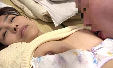 PARATHD-3902 21 นัดรวด! พิเศษ 4 ชั่วโมง แอบเล่นกับจิ๋มสาวหลับ