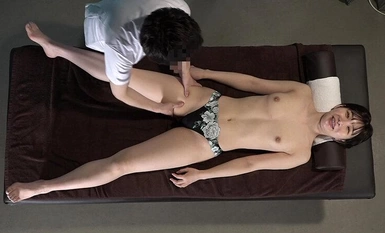 PARATHD-3891 Saya cuba membuat pelajar kolej sukan wanita dengan air mani punggung yang ketat dengan urutan berahi (4) Nia