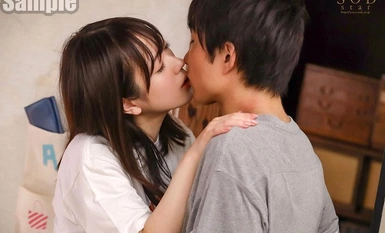 [马赛克毁灭] STARS-993 盂兰盆节假期回家时，我和邻居小叶久违地见面了。在闷热的季节里，我和已经长大并变得如此可爱的青梅竹马干了三天三夜。 小凑四叶