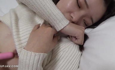 FC2-PPV-4265702 【限定】完全顔出し！1回限りの奇跡のハメ撮りを許してしまう18歳の清純上京ガール❤快楽に溢れる白濁液❤2回半以上のオジサンから真正孕ませ中出しされちゃいます❤永久保存版です!