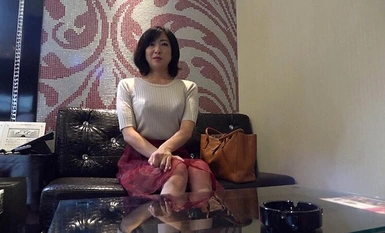 ZOO-114 40 岁的熟女业余熟女 Nakadashi Nakadashi 在交友网上认识的约会淫荡女人。