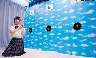 SDMM-161 女子○生限定 彼女さん！彼氏のチ○ポ当ててください！！inマジックミラー号 学園のマドンナ厳選SP【圧倒的4K映像でヌク！】