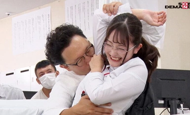 SDJS-236 耳朵和阴道似乎是一样长的！ SOD 女员工--被男演员以可耻的方式弄得爽歪歪--第 41 届国王游戏--专业淫女的技巧和阴茎--从阴道里闻到淫荡的汗水和淫液--欲火焚身--身体的每一寸都被羞辱--招待顾客的 10 个订单。