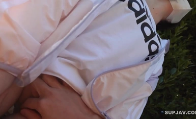 FC2-PPV-4245658 初撮影・顔出し！！明日まで限定！！僕の美容室で働く九州から上京してきた初心で押しに弱い新人美容師を店外に連れ出し野外猥褻！！上司という絶対的な立場を利用し2回連続生中出し！！