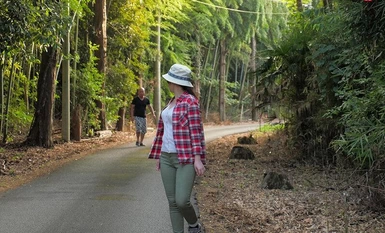 [Mozek Pemusnahan] SUWK-005 ``Ia adalah tapak perkhemahan di mana wanita boleh menikmatinya sendirian...'' Seorang perkhemahan solo yang cantik menjadi sasaran, diserang hendap di dalam tandas luar oleh orang yang tidak dikenali, diikuti, dan mero