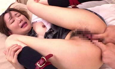 KING-244 Amatur J〇 yang merupakan kawan baik menyahut cabaran untuk memberikan hadiah Tahun Baru mereka cabaran pengurut elektrik penahan 'cermin mochi'! Jika anda memancut dahulu, anda kalah! Hadiah Tahun Baru kepada pemenang = umur x 10,000 yen 