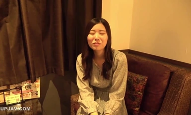 FC2-PPV-4251496 【無修正】スレンダー美マンほのかちゃん！美白美肌の美乳ムスメが電マで即イキ。膣奥を執拗にたっぷりピスられ喘ぎまくり！