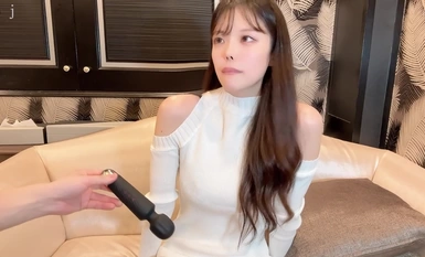 FC2-PPV-4227856 [NTR]【個撮】某大企業の受付嬢ハメ撮り超美スレンダー美脚みくちゃん１２。小悪魔肩出し白ニットつぶらな瞳でねっとりフェラ誘惑してくるみくちゃんにち●ぽで制裁！膣奥ガン突き大量中出し