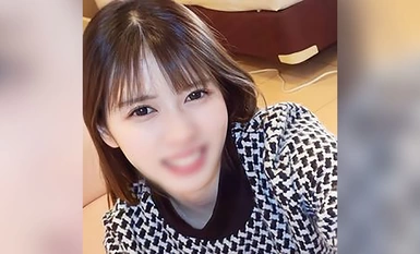 FC2-PPV-4245550 【無】初ごっくん！あの某高級外車ディーラーの美人受付嬢がものすごいドエロに変身！天然唾液ローションでおじさんめちゃくちゃにされちゃいました～笑ベッドで執拗に乳首を責められておじさん撃沈⤵※特典高画質