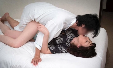 MBM-788 Adakah benar anda boleh melarikan diri hanya dengan suara anda? ? Suara lembut madu yang comel membuatkan saya sangat teruja! 12 wanita berkahwin yang merangkap manis dan menyakitkan 4 jam 7