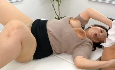 OFKU-219 同じ職場で働く嫁の母 Hカップの誘惑に我慢できない 彩乃ゆかり