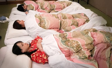 DANDY-888 我在一次温泉旅行中被我的两个侄女拉拉和玩弄