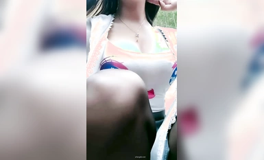 Field Master@Cô gái ngực bự ngoài trời đeo máy rung đi chơi và biểu diễn phúc lợi chiến đấu tay đôi (2)