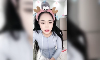 Xiao sangat cantik! [Brilliant Winter Melon] Gadis sekolah terbaik~Memetik lubang dengan prop dan melancap~Dua wanita perempuan~menari telanjang~sangat keren~ (15)