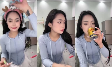 Super ganda ni Xiao! [Brilliant Winter Melon] Ang pinakamahusay na babae sa paaralan~Nangunguha ng mga butas gamit ang mga props at nagsasalsal~Dalawang babaeng babae~nagsasayaw na nakahubad~napaka-cool~ (15)