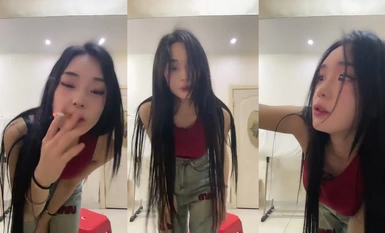 나뭇잎이 정말 예뻐요! 세계에서 가장 인기있는 여학생은 키 포인트를 누르고 손으로 자위하는 여학생입니다. (2)