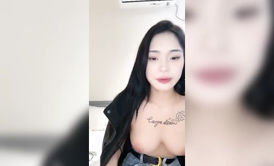 灬超級漂亮！【燦爛冬瓜】極品學妹~道具摳穴自慰~雙女御姐~全裸騷舞~爽死了~! (20)