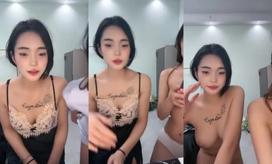 灬超級漂亮！【燦爛冬瓜】極品學妹~道具摳穴自慰~雙女御姐~全裸騷舞~爽死了~! (29)