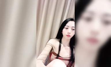 [Đào ngọt ngào] Thân hình người mẫu cao ~ Đôi chân dài trong đôi tất đen ~ Trình diễn thoát y quyến rũ (2)