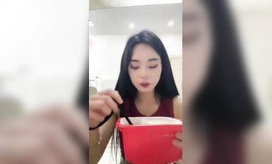 灬超級漂亮！【燦爛冬瓜】極品學妹~道具摳穴自慰~雙女御姐~全裸騷舞~爽死了~! (24)