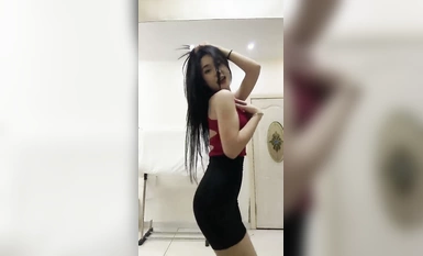 Super ganda ni Xiao! [Brilliant Winter Melon] Ang pinakamahusay na babae sa paaralan~Nangunguha ng mga butas gamit ang mga props at nagsasalsal~Dalawang babaeng babae~nagsasayaw na nakahubad~napakaastig~ (31)