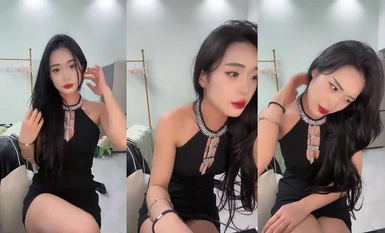 Xiao sangat cantik! [Brilliant Winter Melon] Gadis sekolah terbaik~Memetik lubang dengan prop dan melancap~Dua wanita perempuan~menari telanjang~sangat keren~ (9)