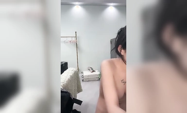 Xiao sangat cantik! [Brilliant Winter Melon] Gadis sekolah terbaik~Memetik lubang dengan alat peraga dan melancap~Dua wanita perempuan~menari berbogel~sangat keren~ (38)