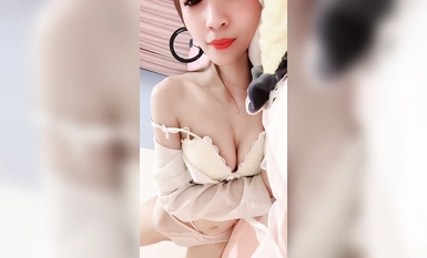 新人曼妙女神下海✈20小時【果果兒】全裸騷舞開穴自摸爽 (4)